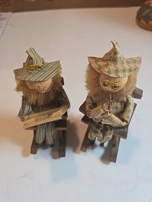 Juguete de madera hecho a mano, abuelo fumador, mecedora, mediados del siglo XX Foto 1 de 4