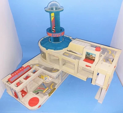 Vintage Super Auto World Micro Machines Lewis Galoob Toys Play Set Toy 1995 - Image 1 of 4