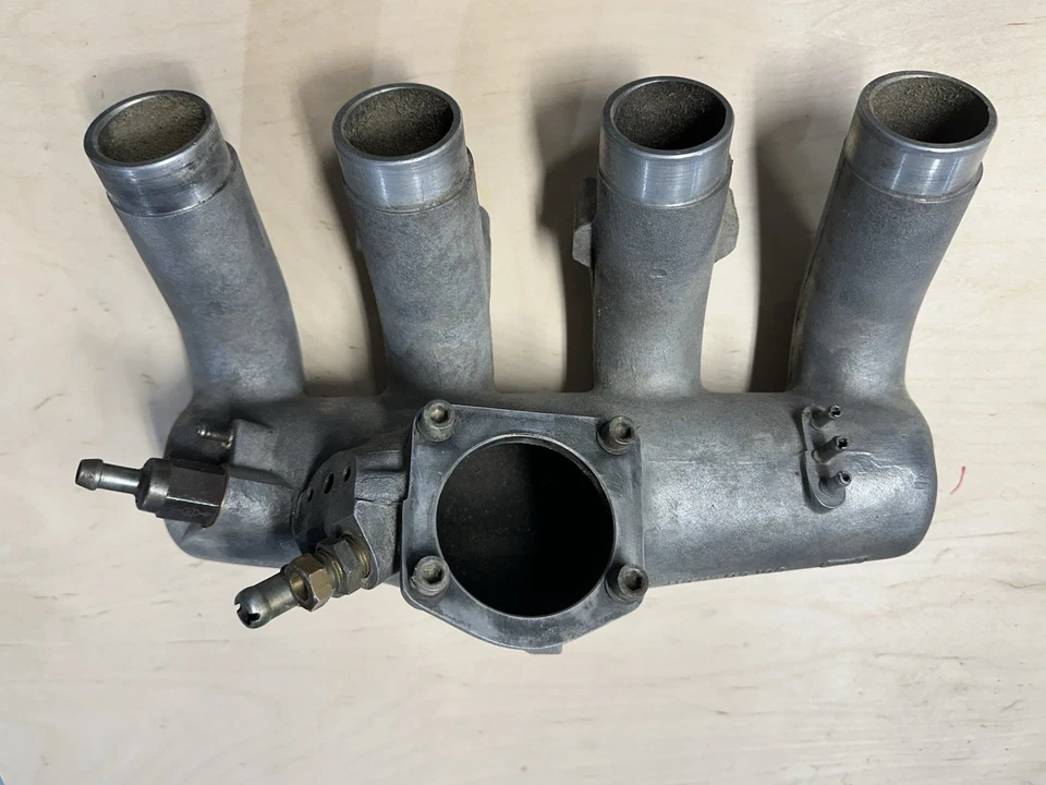 阿尔法·罗密欧蜘蛛进气歧管 2.0 S3 1982 年至 1989 年 — 第 1/4 张图片