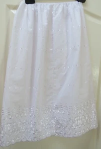 Ladies Vintage Broderie Anglaise Petticoat Size 12 14 White Cotton Slip Prairie - Picture 1 of 4