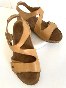 TAOS Tan Leather Ladies Mid Wedge Sandal . As New . Size 36 - Picture 1 of 18