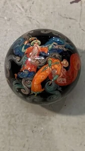Selten!! Russischer Künstler signierte handbemalte Lackkugelschatulle - Bild 1 von 10