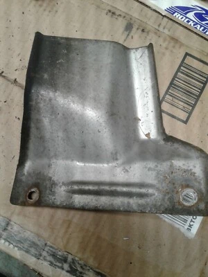 95-98 Nissan 240sx S14 conversor catalítico de escape escudo térmico - Imagem 1 de 4