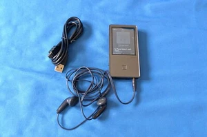 iRiver E150 8gb Mp3 Digital Media Player - Picture 1 of 8
