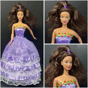 Muñeca Barbie Mattel Marrón Pelo Rizado Ojos Azules Púrpura Vestido 1990 Cabeza 1966 Cuerpo - Imagen 1 de 24