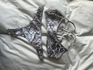 Missguided Snake Skin Bikini Size Xs - Picture 1 of 1