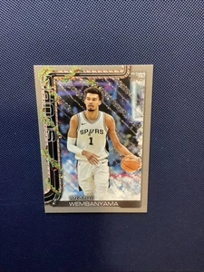 2025-26 Topps Holiday #H156 Victor Wembanyama Glitter - Bild 1 von 2