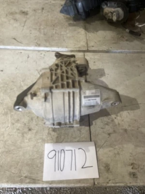 2005-2006 Cadillac SRX Rear Differential Carrier Assembly 3.91 15793719 - Image 1 of 4
