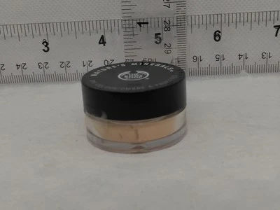 The Body Shop, Nature's Minerals, цвет глаз, 0,03 унции, 1 г, 07 ГОЛЫЙ ГИПС - Изображение 1 из 3