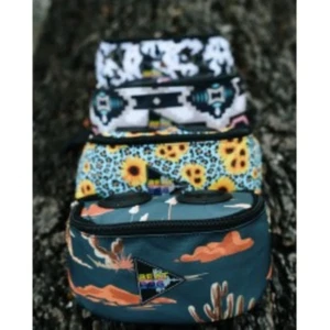 Schulz Equine BEAT BAG POMMEL BAG w/ BLUETOOTH SPEAKERS Horse saddle 11 DESIGNS! - Picture 1 of 15