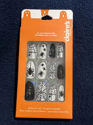 Claire's 24 uñas prepegadas a presión tela de araña blanco y negro HALLOWEEN Foto 1 de 4