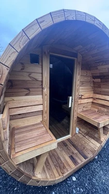 Fass-Sauna mit Veranda 3 m Thermoholz isoliert 65 mm | Außensauna - Bild 1 von 3