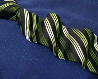 CORBATA CONDESA MARA RAYAS VERDE Y NEGRO TEJIDA SEDA 3.5" X 60" LARGO Foto 1 de 4
