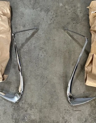 Lexus GS350 2016 moldura delantera 52712 y 52713 nuevo Foto 1 de 4