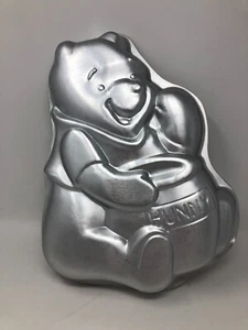 Tortiera vintage Wilton Disney Winnie the Pooh 2105-3000 ritirata 1995 - Foto 1 di 2