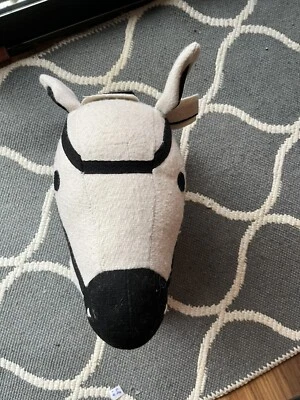 Target Pillowfort Cabeza de Cebra Colgante de Pared Niños Dormitorio Guardería Sala de Juegos Foto 1 de 3