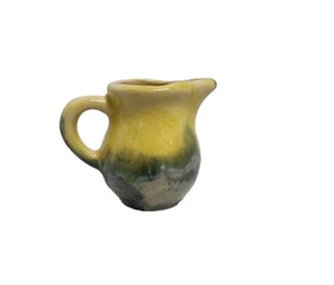 Vintage gelb und grau glasiert Krug 2" hoch Figur Keramik Vase Schnickschnack - Bild 1 von 8
