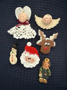 Vintage Handmade Christmas  Thanksgiving Scarecrow Holiday Pins Brooch - Picture 1 of 11