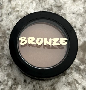 Shimmer Bronzing Powder Model Co. - Picture 1 of 2