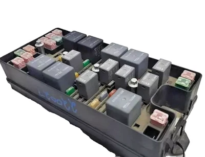 2007-2008 Ford Mustang Engine Fuse Box Assembly Under Hood OEM - Image 1 of 4