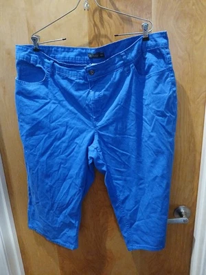 WOMAN'S SIZE 24W 24 BLUE ZIP UP CAPRI PANTS POCKETS - Image 1 of 2