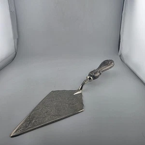 Vintage Silver Plated Cake Pie Server Floral Engraved Ornate Handle Serving - Picture 1 of 6