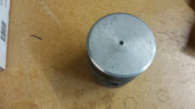 Pistón Oldsmobile F36 1936 .060 sobre individuales Foto 1 de 3