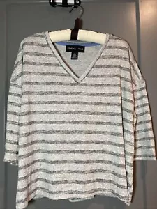kendall and kylie grey stripe v neck shirt size L gray frost - Picture 1 of 3