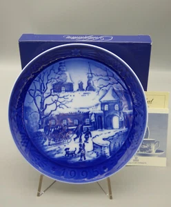 Royal Copenhagen Christmas at Manorhouse 1995 Weihnachten Sammelteller mit Box - Bild 1 von 3
