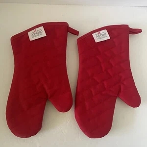 All-Clad Red Oven Mitts Pair of Two - Picture 1 of 2