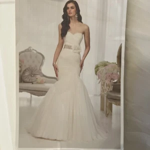 Essence Of Australia Tulle Wedding Gown - Picture 1 of 7