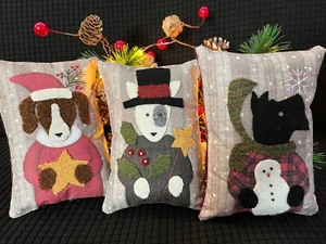Merry Christmutts Dogs Wool Appliqué & Embroidery Tuck Pillow Bowl Filler (A) - Picture 1 of 5