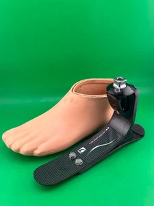 Ossur Flex Foot Assure Prothesenfuß. Größe 25. Kategorie 2. Schale links - Bild 1 von 7