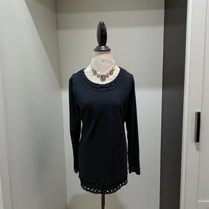 Top túnica Isaac Mizrahi Live talla L negro manga larga adornado con celosía - Imagen 1 de 12