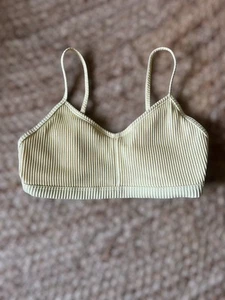 Abercrombie Kids Ribbed Yellow Wireless Pull On Bralette Bra Girls Size 13/14 - Picture 1 of 6