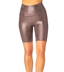 Beyond Yoga Women's Legging Shorts Size XS Gold Snake Print NEW Activewear Short - Picture 1 of 9