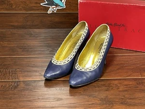 Zapatos de tacón Ellen Tracy Linda Allard de cuero azul talla 6 M borde blanco usados de colección - Imagen 1 de 10