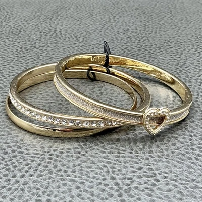 Conjunto de brazalete monet para mujer 7 pulgadas tono dorado estrás corazón firmado pila 3 piezas Foto 1 de 4