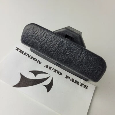 Guantera Mitsubishi Mirage 1997-2000 mango de cierre negro con tornillos OEM Foto 1 de 3