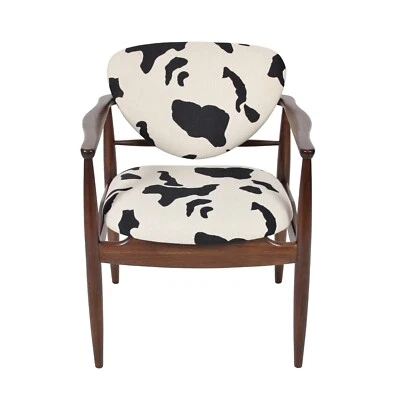 Sillón moderno vintage restaurado de mediados de siglo con estampado de vaca Foto 1 de 4