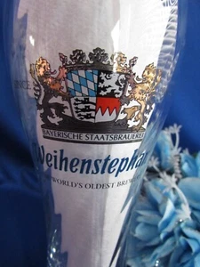 WEIHENSTEPHAN WORLD’S OLDEST BREWERY BAYERISCHE GERMANY BEER GLASS 9.5” 23 OZ - Picture 1 of 3
