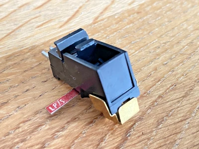 Vintage Dual CDS 660 Cartridge with Stylus. No logo. - Image 1 of 2