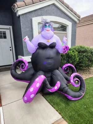 Proyección animada soplada por aire Ursula Disney inflable Halloween 6' Gemmy  Foto 1 de 3
