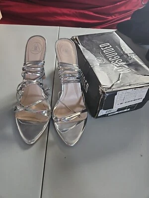 Tacones punta punta con cordones cromados plateados Misguided talla us10 Foto 1 de 4