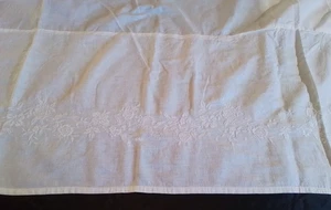 Simply Shabby Chic Queen Bedskirt White Embroidered Floral Cotton Cottage - Picture 1 of 12