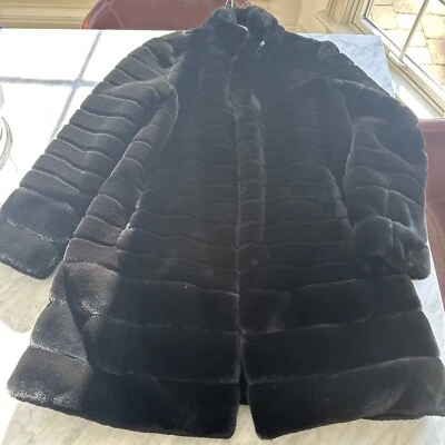 Gallery NY 女式中号人造毛皮大衣钩黑色全新带标签柔软 — 第 1/4 张图片