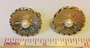 Vintage Goldtone Round Cufflinks 3/4" W with 5mm Center Pearl Elegant Preppy - Picture 1 of 4