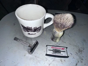 Vintage Lot Gillete Razor Mug Shaving Brush Toiletry - Picture 1 of 7