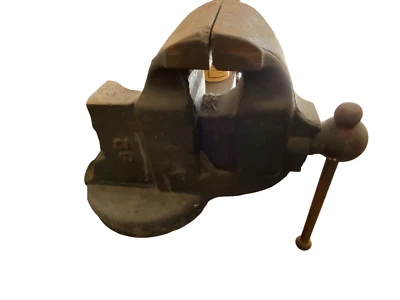 ANCIEN ÉTAU EN FONTE USA PROFESSIONNEL OUVERTURE MÂCHOIRE 22 CM 28 KG ATELIER  - Photo 1/4