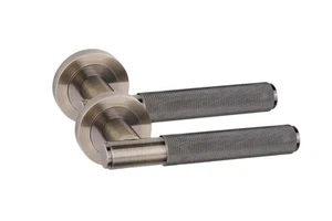 1 Pair Straight T-Bar Knurled Door Handles Antique Brass Finish - Golden Grace - Picture 1 of 1